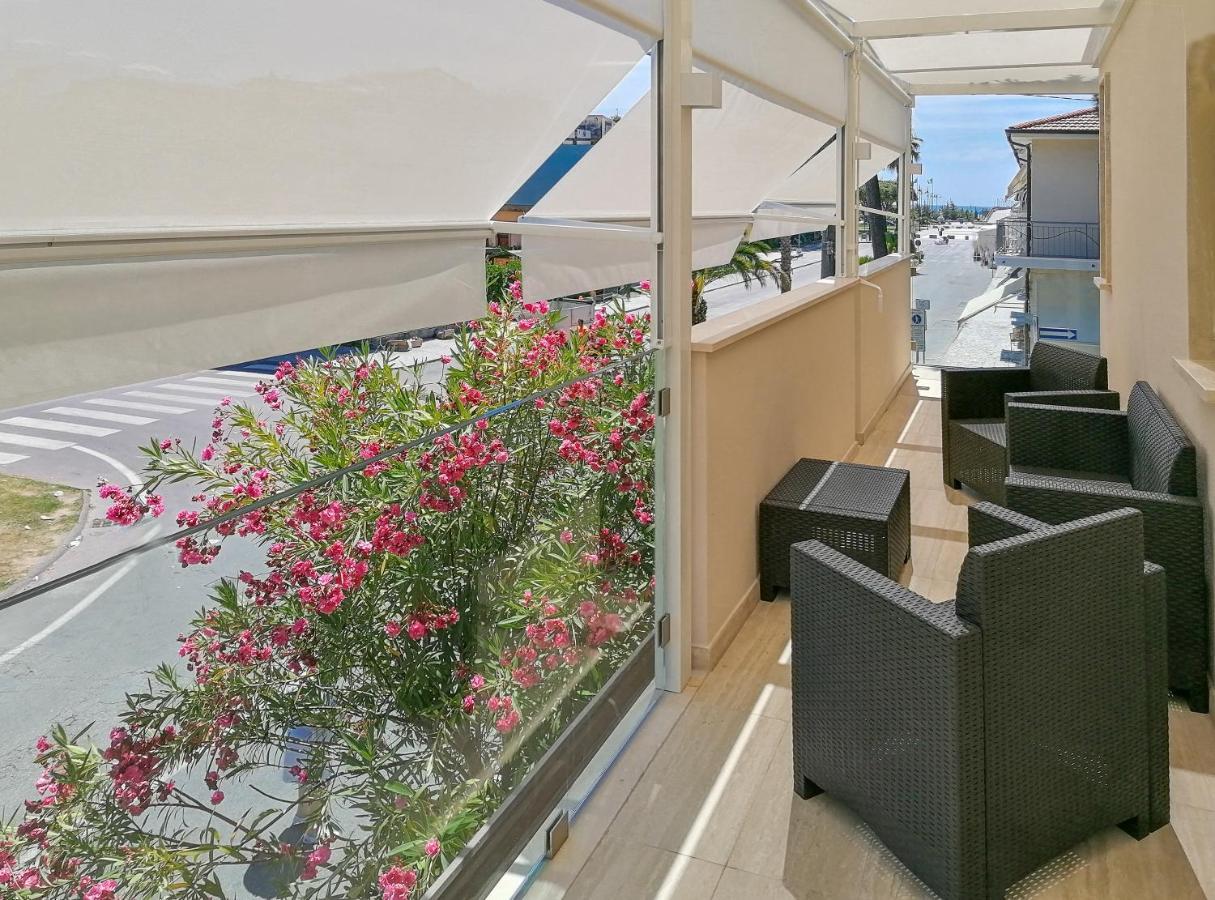 Sea Holidays Apartment Marina di Pietrasanta Εξωτερικό φωτογραφία