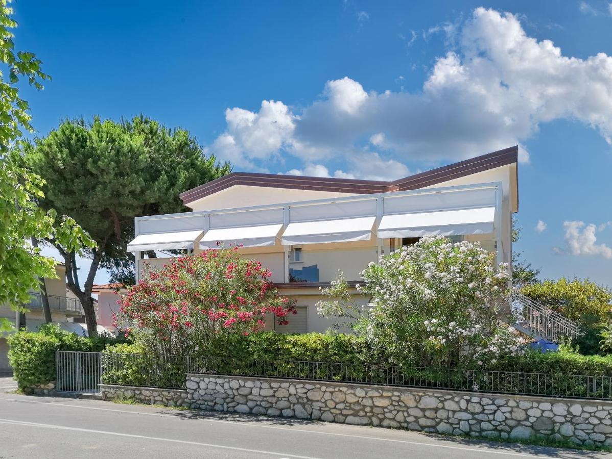 Sea Holidays Apartment Marina di Pietrasanta Εξωτερικό φωτογραφία